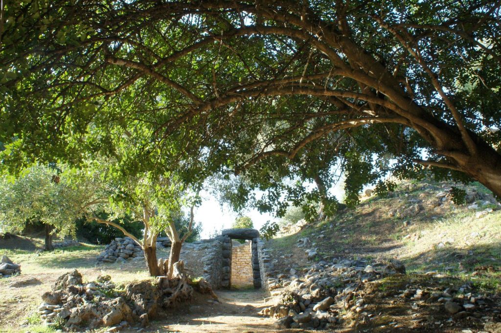 Tholos Tomb at Nichora. Photo by Joni Martini